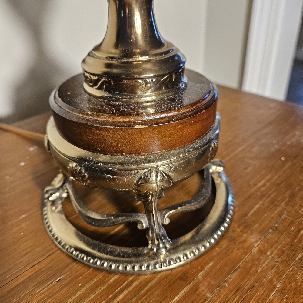 Vintage Rembrant wood & brass table lamp 1989. - Picture 6 of 12